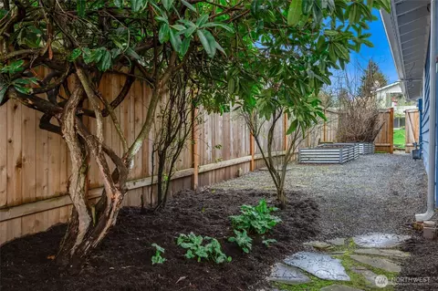 Exterior - 10535 NE 196th St, Bothell, WA 98011 photo 13 of 14