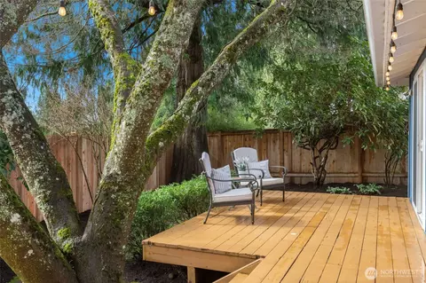 Exterior - 10535 NE 196th St, Bothell, WA 98011 photo 6 of 14