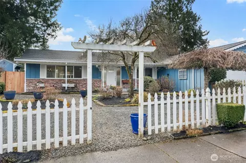 Exterior - 10535 NE 196th St, Bothell, WA 98011 photo 2 of 14