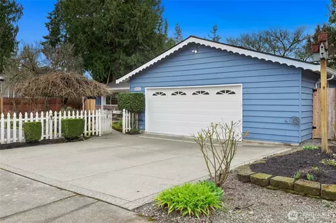 Exterior - 10535 NE 196th St, Bothell, WA 98011 photo 14 of 14