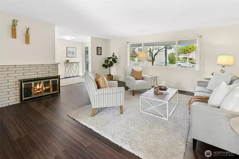 Living - 10535 NE 196th St, Bothell, WA 98011 photo 3 of 4