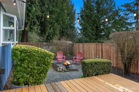 Exterior - 10535 NE 196th St, Bothell, WA 98011 photo 10 of 14