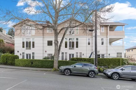 546 Walnut St #201, Edmonds, WA 98020