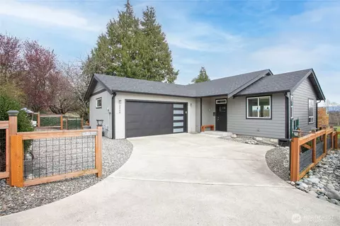 2068 Bakerscape Ct, Ferndale, WA 98248