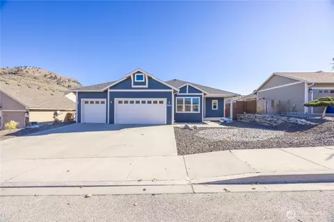 444 Hilltop Pl, Chelan, WA 98816