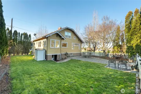 Exterior - 1730 Hillcrest Ave, Enumclaw, WA 98022 photo 4 of 6