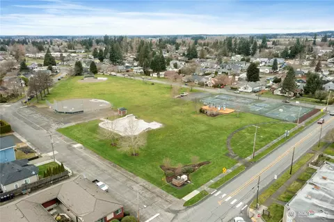 View/Area - 1730 Hillcrest Ave, Enumclaw, WA 98022 photo 2 of 3