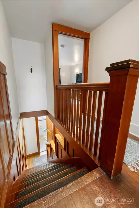 Entry Way - 1730 Hillcrest Ave, Enumclaw, WA 98022 photo 2 of 2