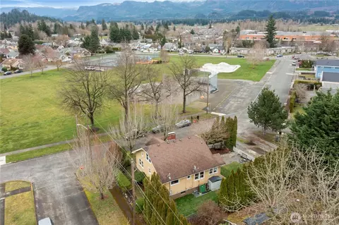 View/Area - 1730 Hillcrest Ave, Enumclaw, WA 98022 photo 1 of 3