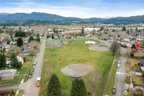 View/Area - 1730 Hillcrest Ave, Enumclaw, WA 98022 photo 3 of 3