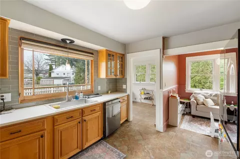 Kitchen - 1730 Hillcrest Ave, Enumclaw, WA 98022 photo 1 of 2
