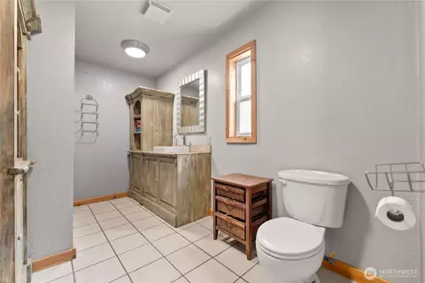 Bath - 56 Ruby Two Moons Rd, Tonasket, WA 98855 photo 1 of 3