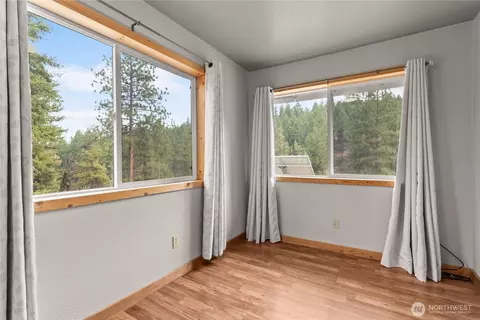Bedroom - 56 Ruby Two Moons Rd, Tonasket, WA 98855 photo 3 of 7