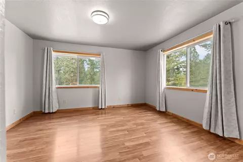 Bedroom - 56 Ruby Two Moons Rd, Tonasket, WA 98855 photo 2 of 7