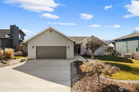 1816 NE 3rd St, East Wenatchee, WA 98802