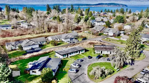 814 5th St, Steilacoom, WA 98388
