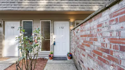 152 SW 200th St, Normandy Park, WA 98166