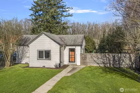 8164 Falls Ave SE, Snoqualmie, WA 98065