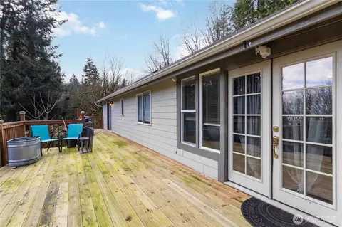 Exterior - 421 Mcadams Rd E, Longview, WA 98632 photo 1 of 5