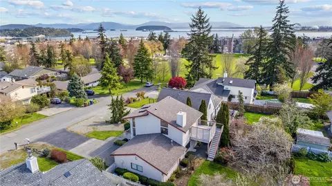 1211 31st St, Anacortes, WA 98221