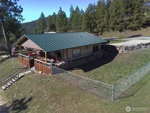 1054 Lower Madison, Republic, WA 99166