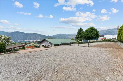 23 Katalpa Ln, Manson, WA 98831