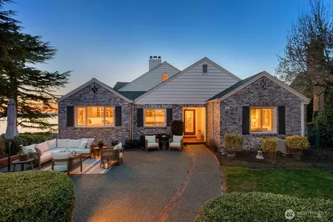 2803 Magnolia Blvd W, Seattle, WA 98199
