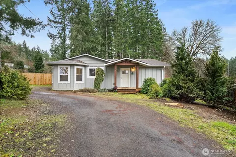 381 E Island Lake Dr, Shelton, WA 98584