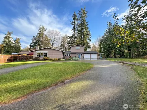 242 Agnew Pkwy, Port Angeles, WA 98362