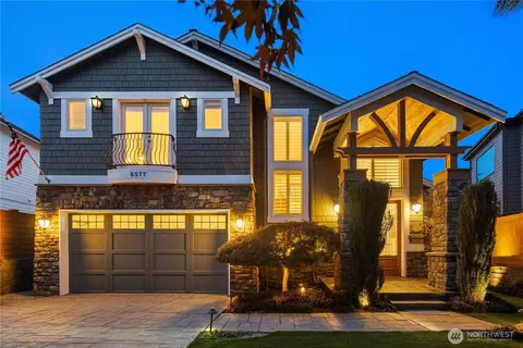 6577 102nd Ave NE, Kirkland, WA 98033
