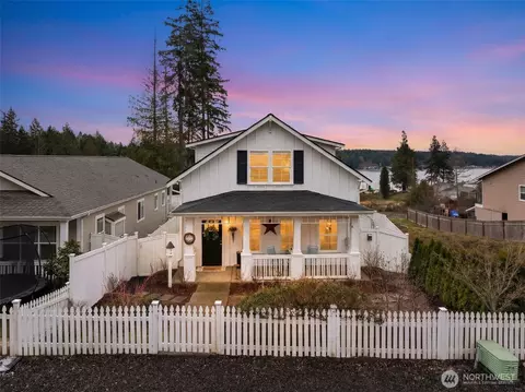 140 E Cedarland Ln, Allyn, WA 98524
