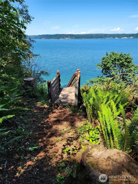 4076 Preserve Dr, Camano Island, WA 98282