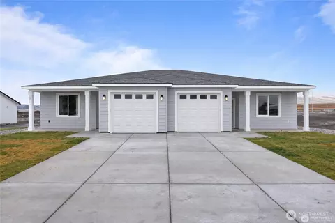 306 Poplar St, Royal City, WA 99357