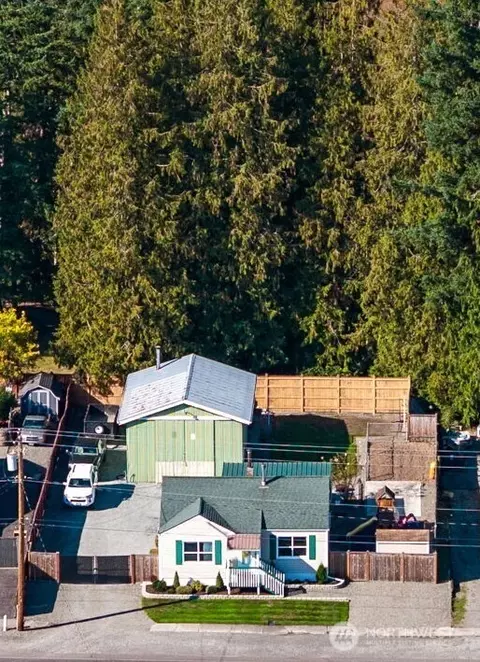 133 S Naches St, Buckley, WA 98321