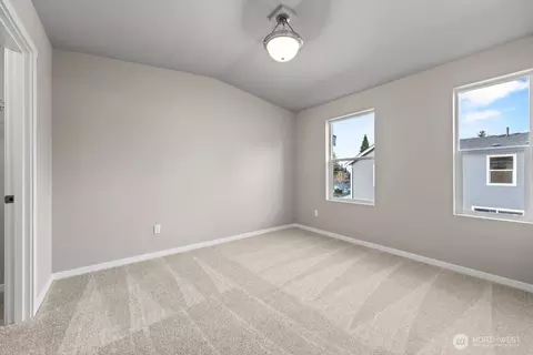 Bedroom - 7027 Rainier Dr #E, Everett, WA 98203 photo 4 of 5