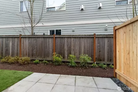 Exterior - 7027 Rainier Dr #E, Everett, WA 98203 photo 3 of 3
