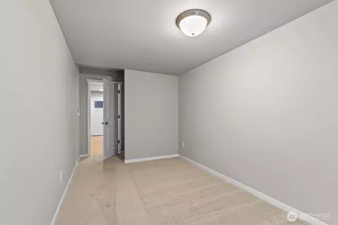 Bedroom - 7027 Rainier Dr #E, Everett, WA 98203 photo 1 of 5