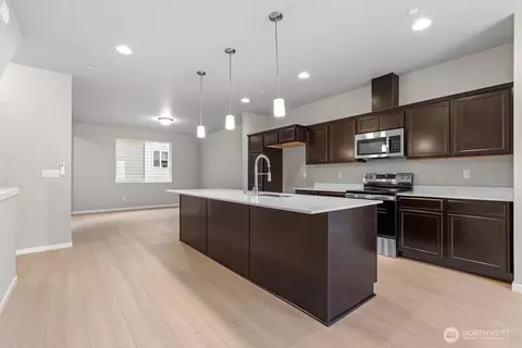 Kitchen - 7027 Rainier Dr #E, Everett, WA 98203 photo 5 of 5