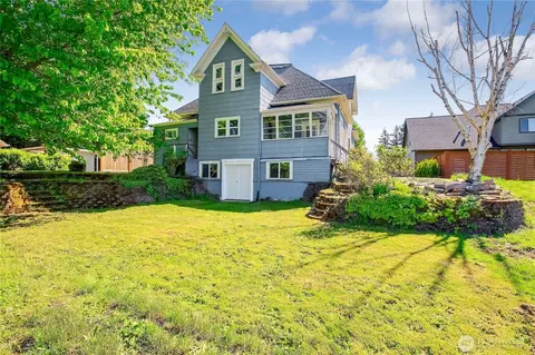 Exterior - 414 Sumner Ave, Sumner, WA 98390 photo 2 of 4
