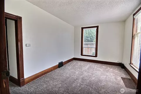 Other - 414 Sumner Ave, Sumner, WA 98390 photo 4 of 7