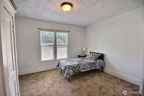 Bedroom - 414 Sumner Ave, Sumner, WA 98390 photo 2 of 2