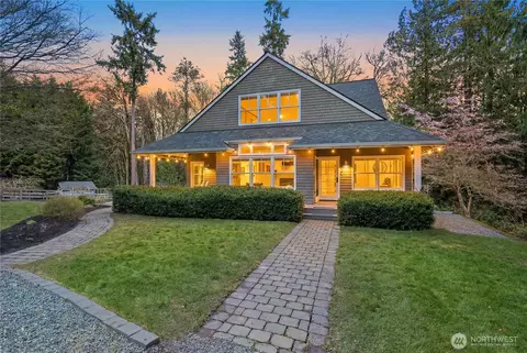5256 Old Mill Rd NE, Bainbridge Island, WA 98110