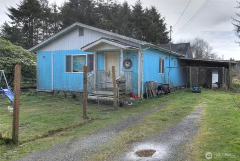 102 Elma St, Copalis Beach, WA 98535