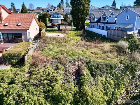 4904 Tok A Lou Dr NE, Tacoma, WA 98422