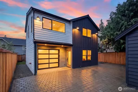 12562 17th Ave NE #B, Seattle, WA 98125