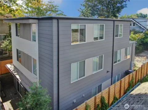4709 B 8th Ave NE, Seattle, WA 98105
