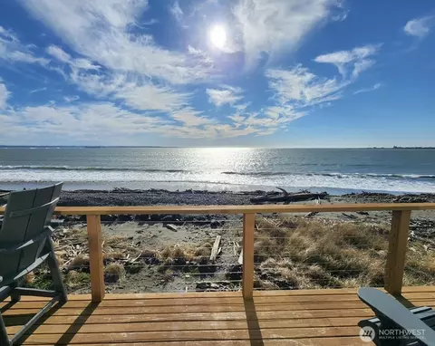 289 Marine View Dr SE, Ocean Shores, WA 98569