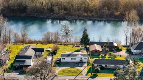 8204 Riverview Rd, Snohomish, WA 98290