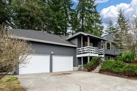 832 NE 202nd St, Shoreline, WA 98155