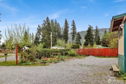 6245 Laurel Pl, Maple Falls, WA 98266 photo 4
